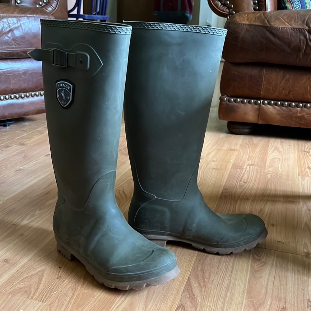 Kamik rain boots. Super cute. Olive color